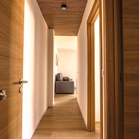 Isdan Apartment *